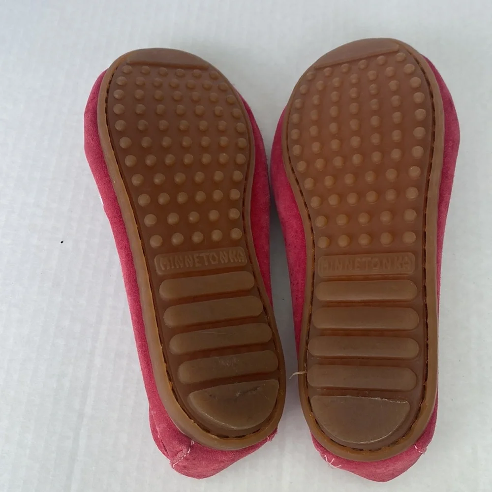Minnetonka hello kitty moccasins shoes